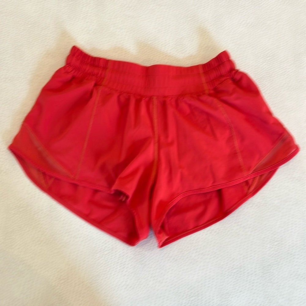 Lululemon Hotty Hot Low Rise 2.5 Shorts